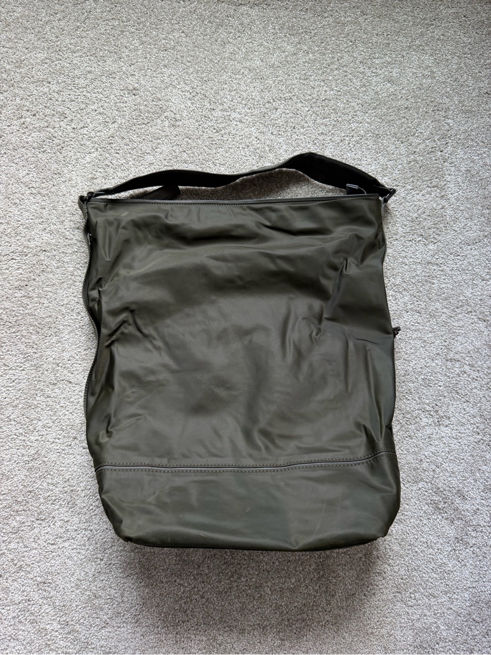 lululemon athletica Olive Green Shoulder Tote - Picture 2 of 10